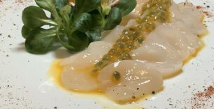 Carpaccio di capesante con frutto della passione