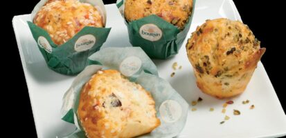 Mini muffin zucchine e pomodoro farcito con formaggio