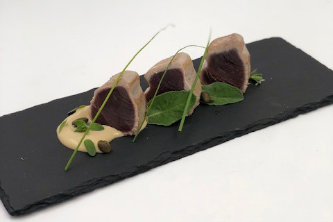 tonnetto con salsa